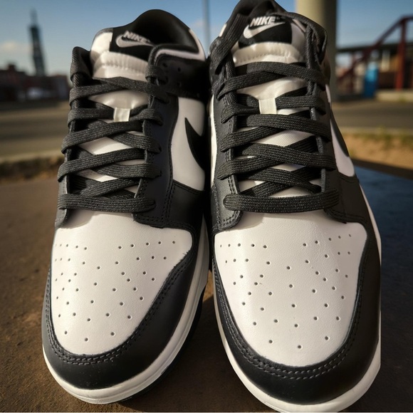 NEW Nike Men’s Low Retro Dunks Black/White Leather Uppers Size 13